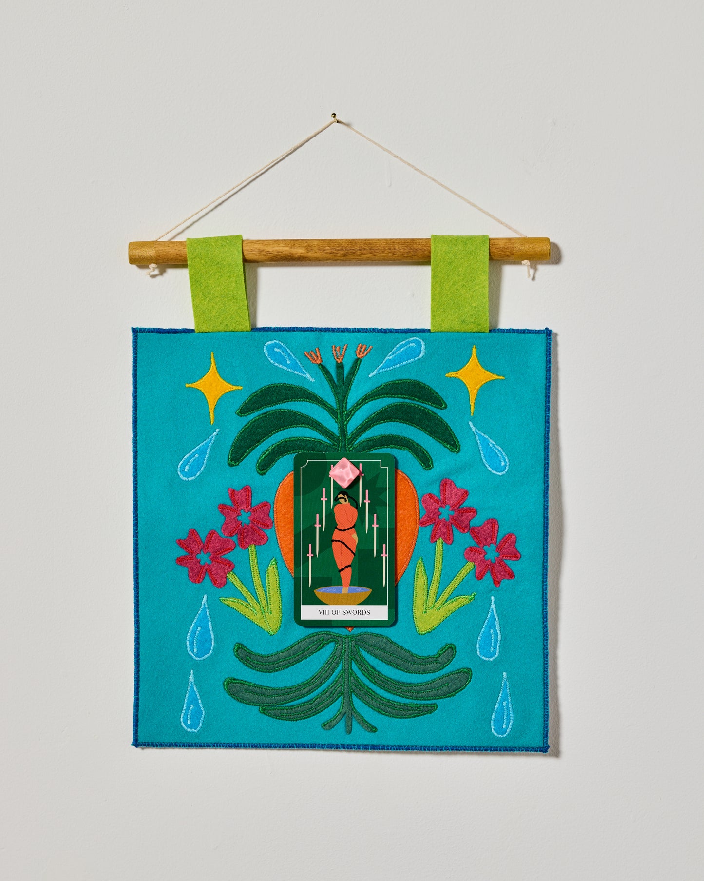Daily Tarot Card Display - Turquoise Heart