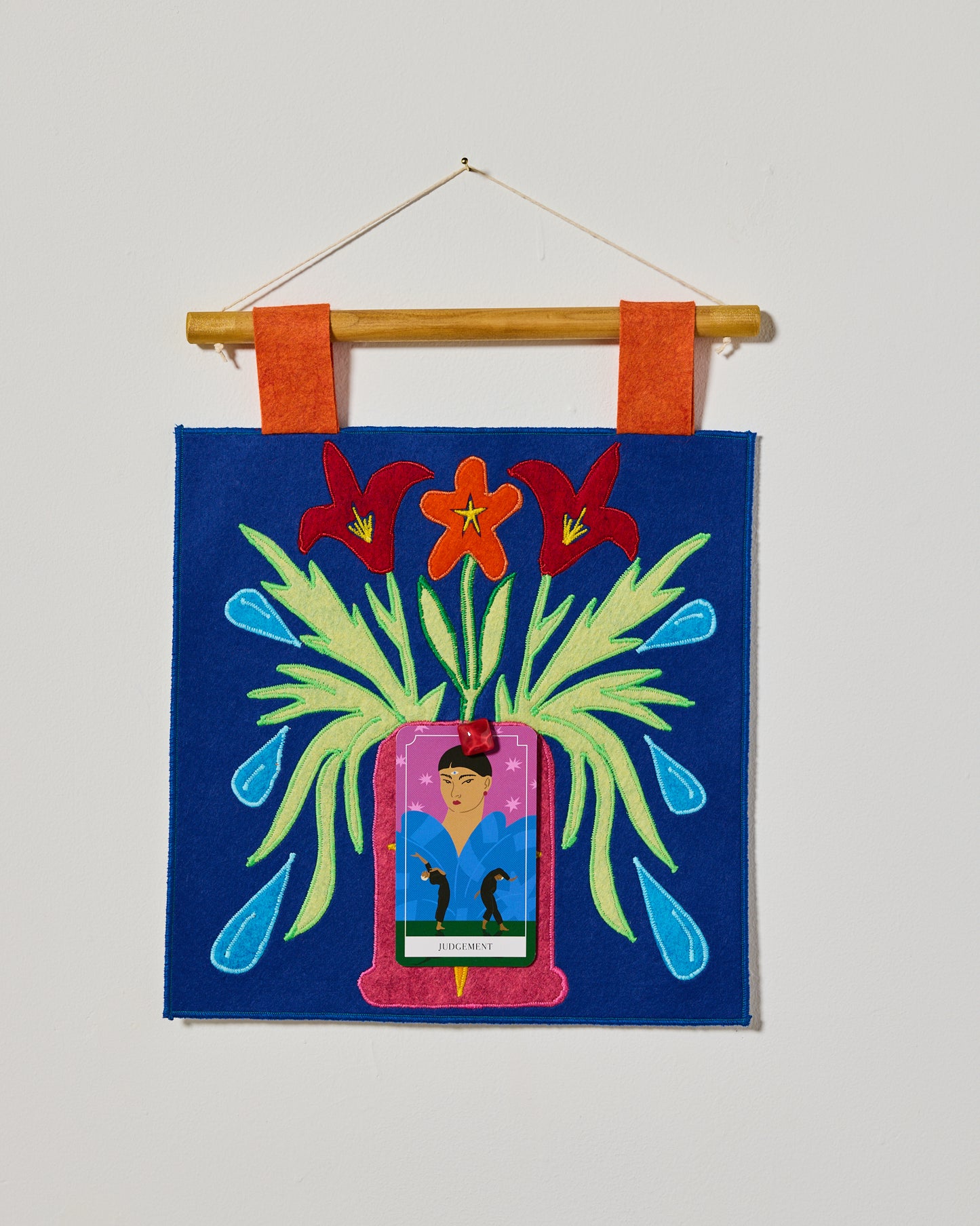 Daily Tarot Card Display - Midnight Vase