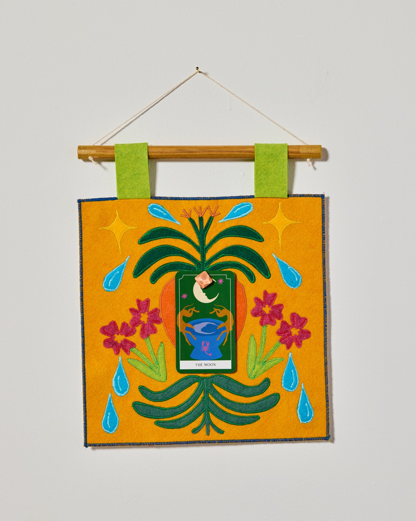 Daily Tarot Card Display - Goldenrod Heart